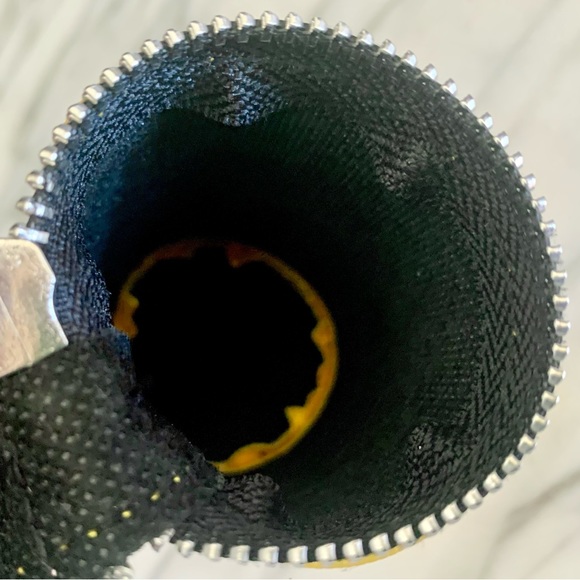 *SOLD* Boi-ing Erase Case - Picture 4 of 5